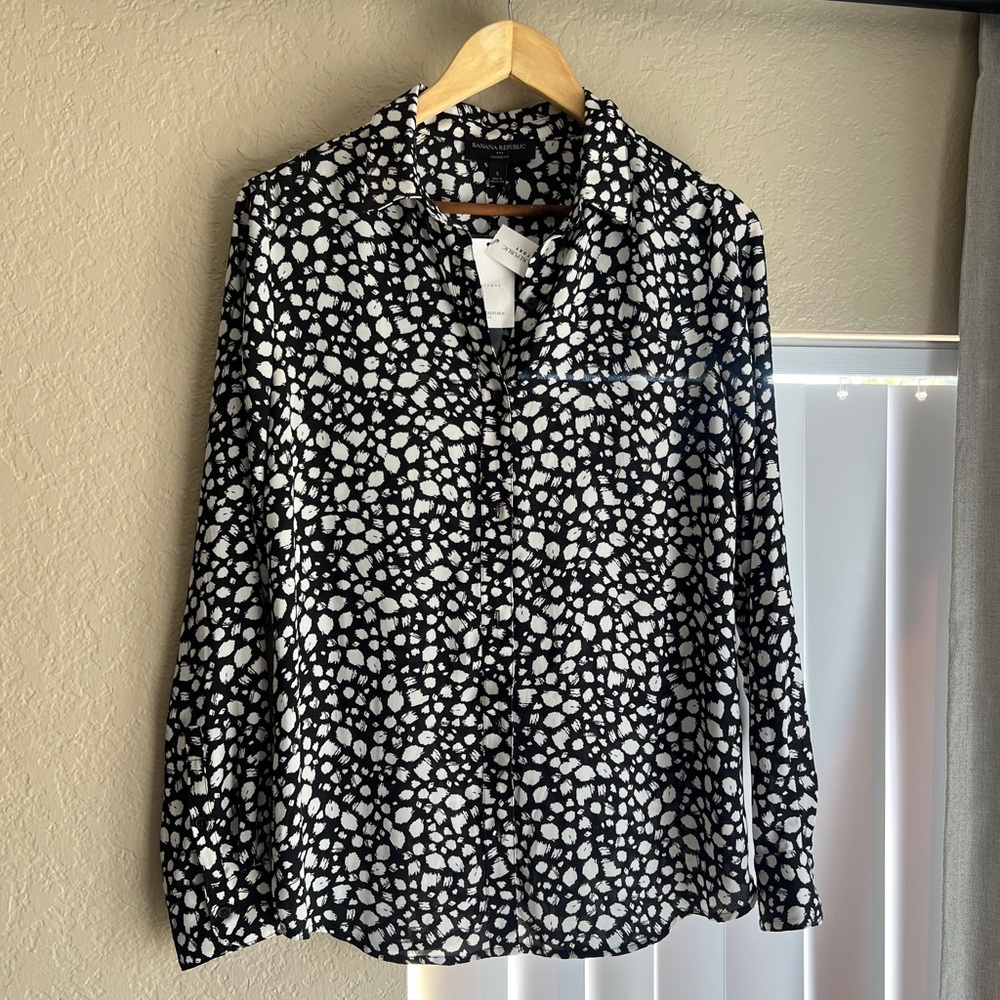 Banana Republic Classic Silky Shirt, black and white abstract dot pattern